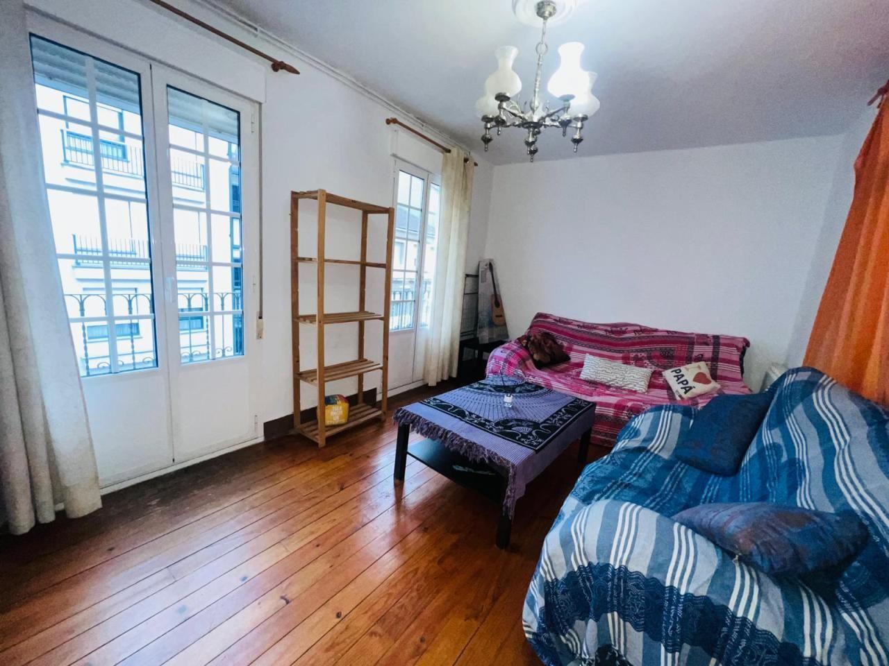 CAMPAÑA ESTUDIANTES 2026/2027. LA MOTIVACIÓN TE IMPULSA, PERO EL TRABAJO TE MANTIENE. CUATRO HABITACIONES DISPONIBLES EN ESTE INMUEBLE SITO EN AVENIDA DE BUENOS AIRES