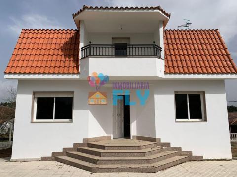 SE VENDE CASA EN CASTRELO