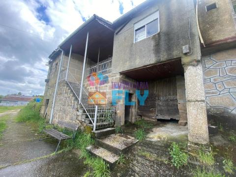 ¡Haz realidad tu proyecto rural en Ourense! Casa para reformar con terreno y mil posibilidades