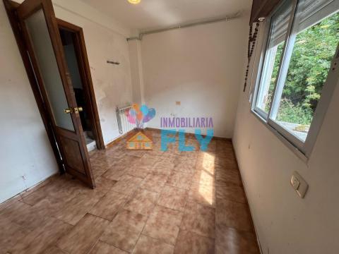 VENTA DE DOS CASAS UNA DE ELLAS NECESITA REFORMA EN NOGUEIRA DE RAMUIN!!