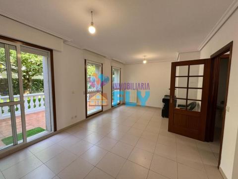 ¡¡TRANQUILIDAD Y EXCLUSIVIDAD EN VIGO!! CHALET ADOSADO EN VENTA EN ALTAVISTA, CANDEAN