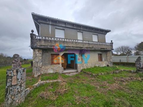 OPORTUNIDAD!!! SE VENDE CASA CON TERRENO  EN VENDANOVA