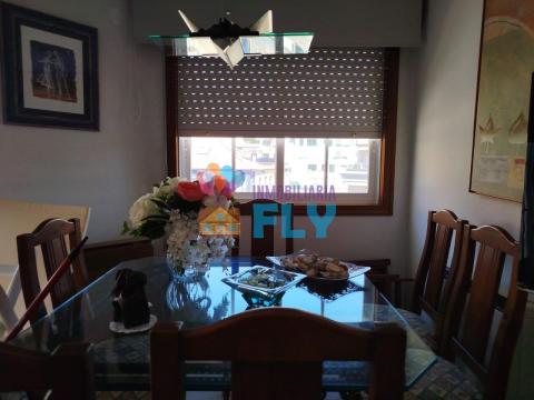 SE ALQUiLA APARTAMENTO EN SANXENXO CON DOS PLAZAS DE GARAJE