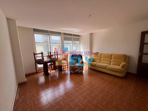 OPORTUNIDAD EN PISO TOTALMENTE REFORMADO : PISO POR HABITACIONES EN ZONA SAN FRANCISCO (MUY PROXIMO A UNIVERSIDAD) - CON WIFI Y AGUA FRIA INCLUIDA