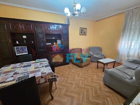 ESPECIAL ESTUDIANTES 2025-2026!!! PISO EN AVENIDA DE BUENOS AIRES!!