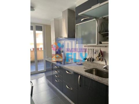 APARTAMENTO EN ZONA LAGOAS CON GARAJE EN EL MISMO EDIFICIO
